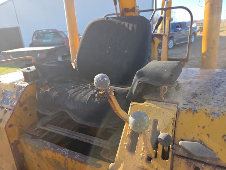 jd-455e-track-loader-w/-backhoe-image-38