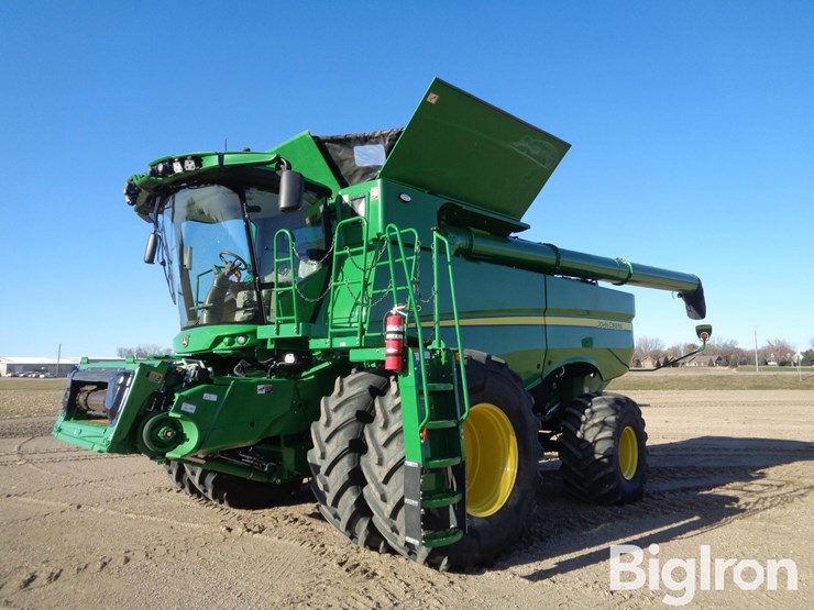 2023-john-deere-s790-image-1