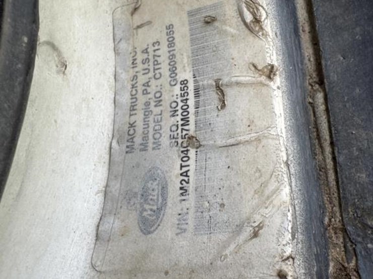 #1463-•-2007-mack-quad-axle-dump-truck-image-94