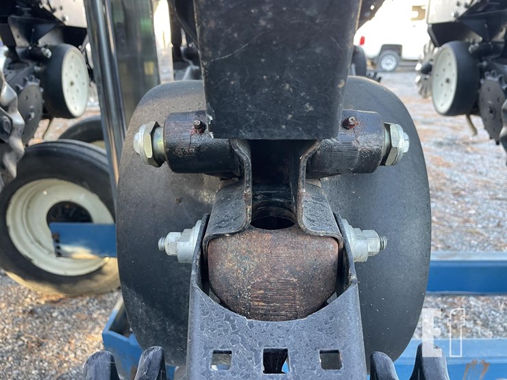 1997-kinze-2600-image-22