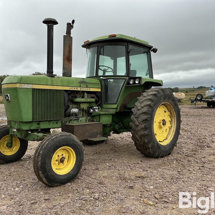 1975 JOHN DEERE 4430
