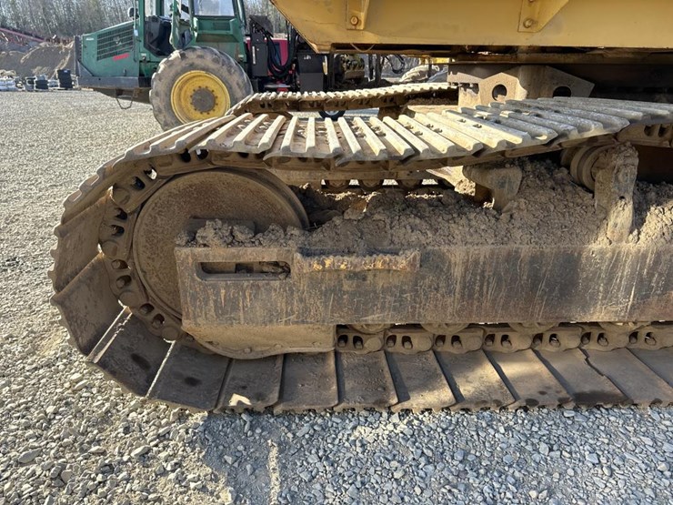 caterpillar-235-image-50