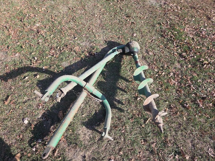 8"-3pt-pole-hole-auger-image-1