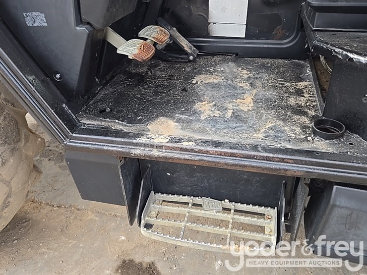 2017-jcb-510-56-image-117