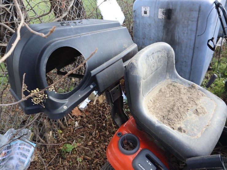 husqvarna-lth18538-image-14