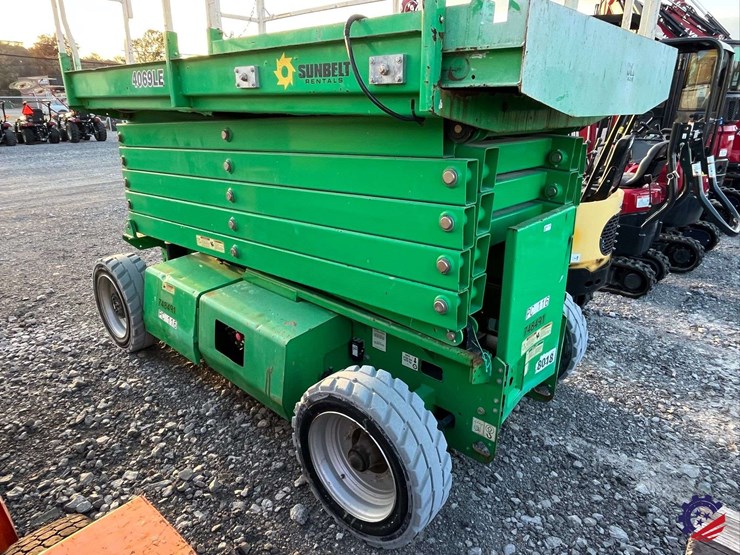 2015-jlg-4069le-image-2