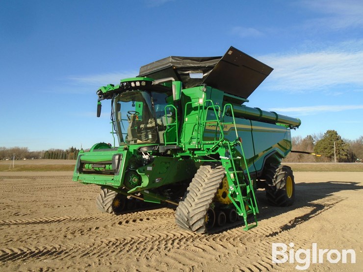 2022-john-deere-x9-1000-image-1