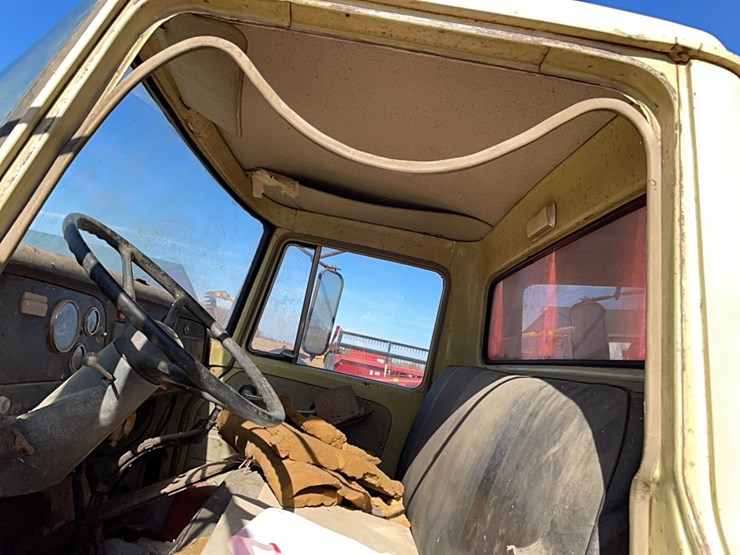 ih-load-star-1600-single-axle-grain-truck-image-31