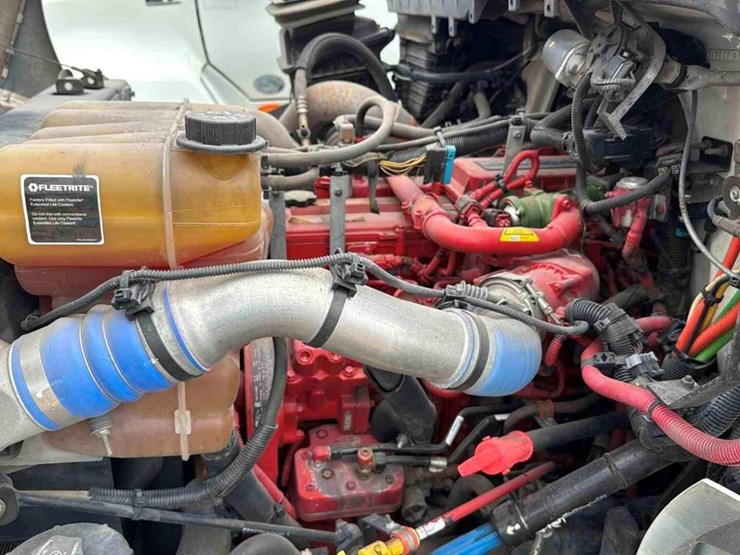 2020-international-mv607-image-9