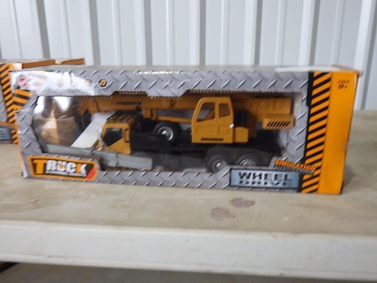 remote-control-crane-toy-image-1