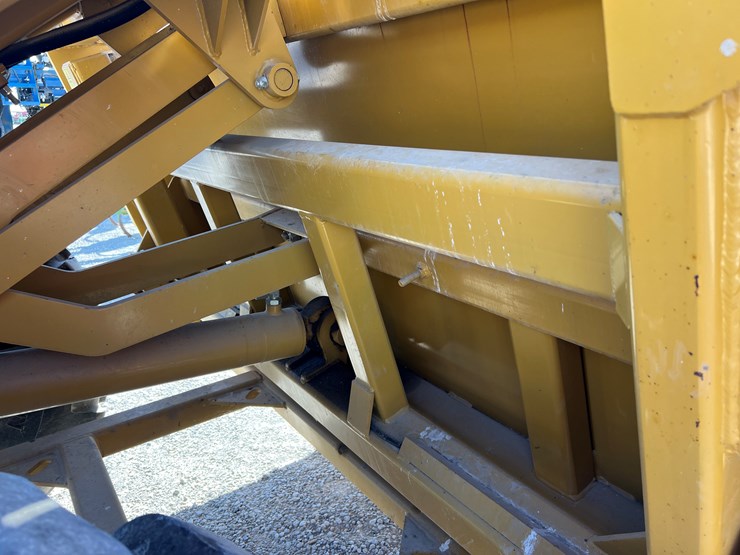 #206705-•-landoll-icon-ag10-scraper-image-10