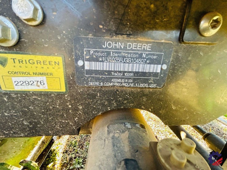 2016-john-deere-1025r-image-91