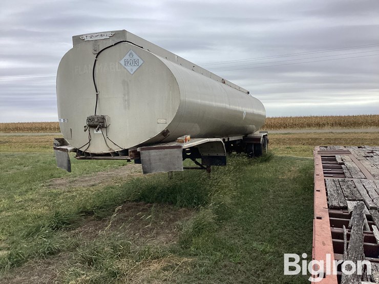 1969-trailmobile-trailer-image-1