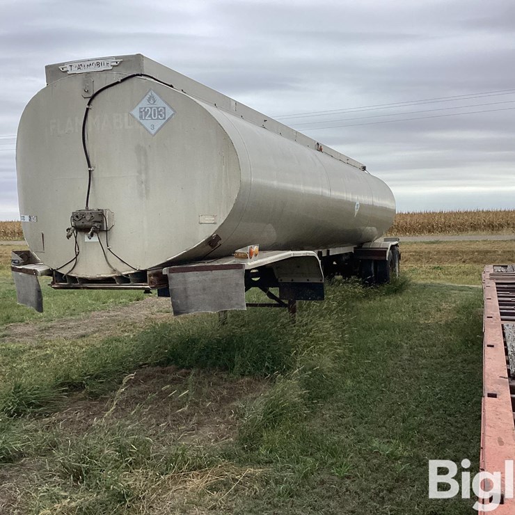 1969 TRAILMOBILE TRAILER