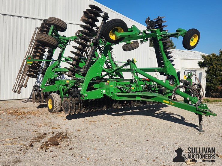 2022-john-deere-2660vt-image-3