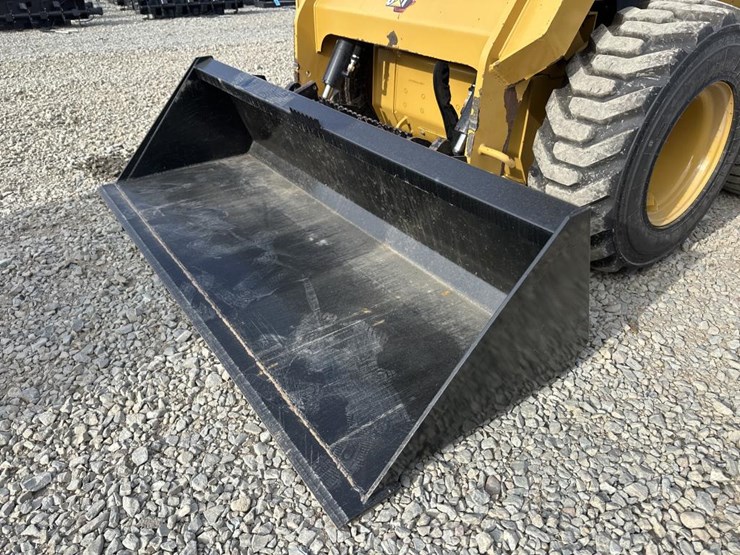 caterpillar-236d3-image-9