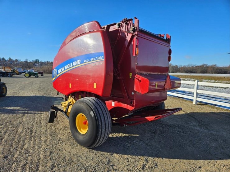 new-holland-roll-belt-560-image-3