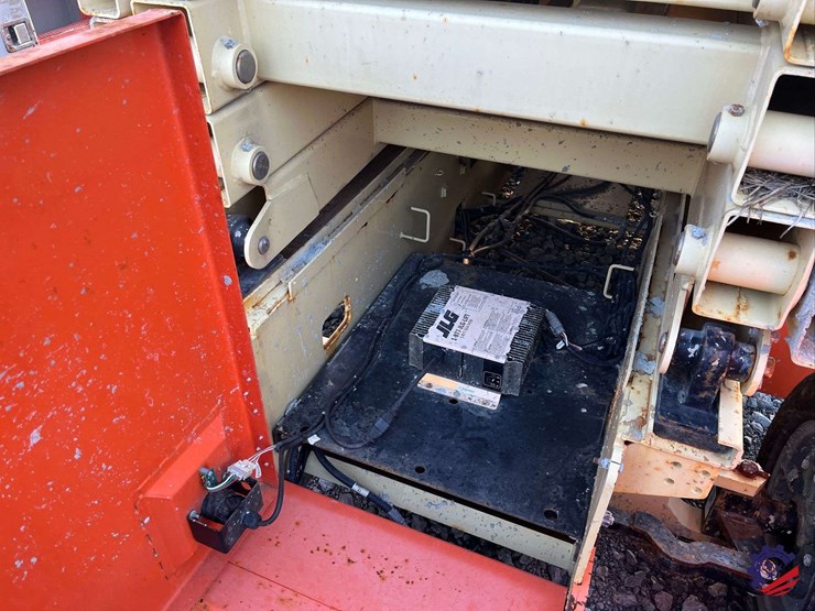 2021-jlg-4069le-image-22