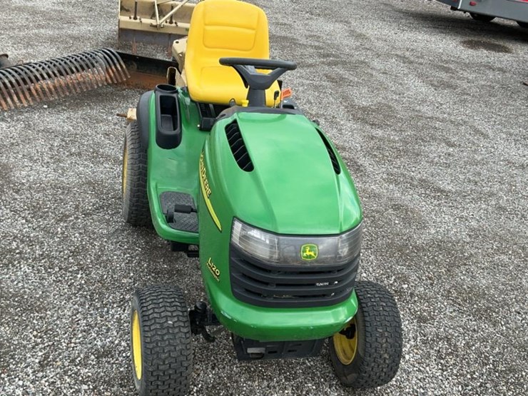 john-deere-l120-image-8