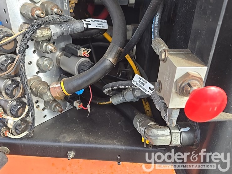 2015-jlg-600aj-image-113