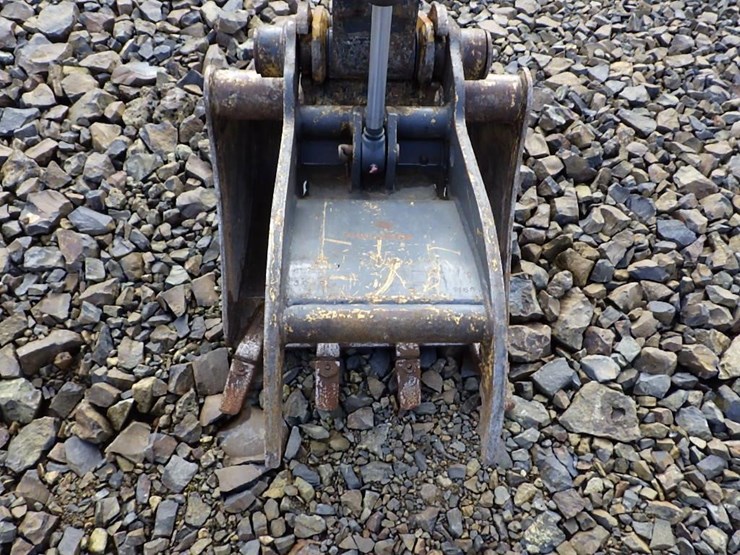 2019-deere-35g-image-11