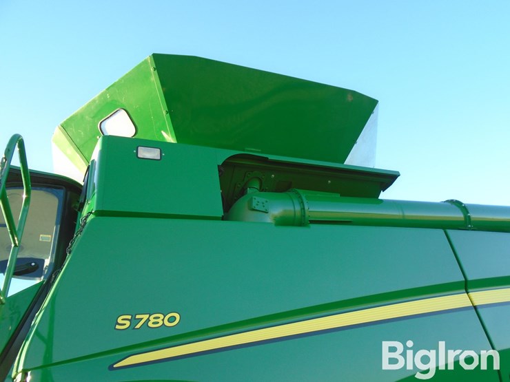 2021-john-deere-s780-image-16