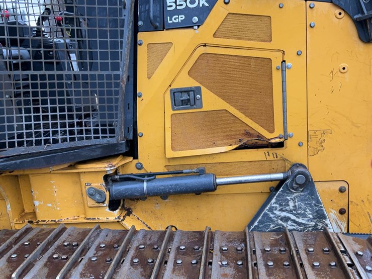 2016-deere-550k-lgp-image-51