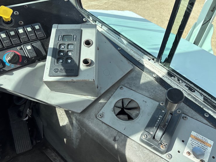 #16204-•-2016-autocar-actt42-image-10