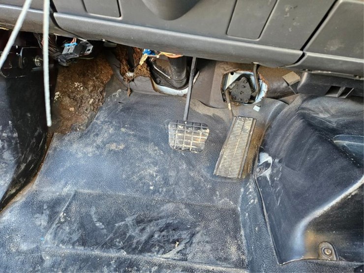 1997-imt-5200-image-49