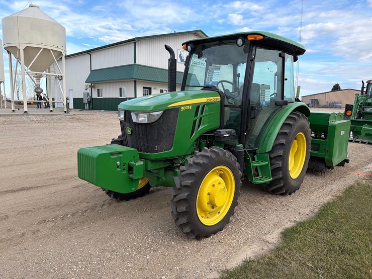 john-deere-5075e-image-2