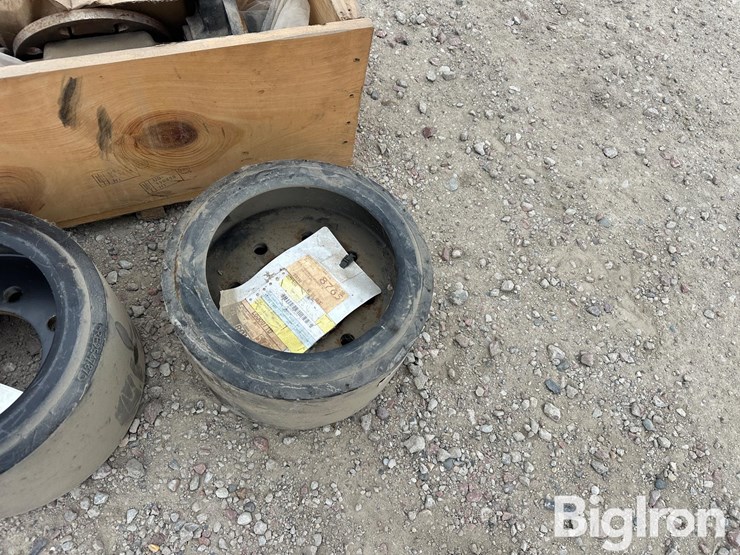 john-deere-9000t-mid-roller-assembly-spindle-&-wheels-image-9