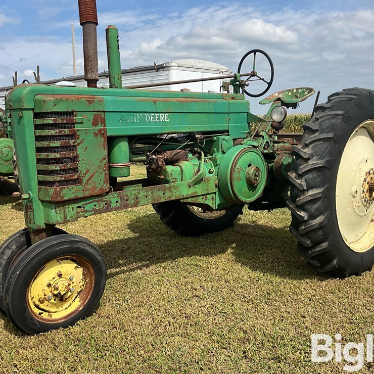 1946 JOHN DEERE MODEL B