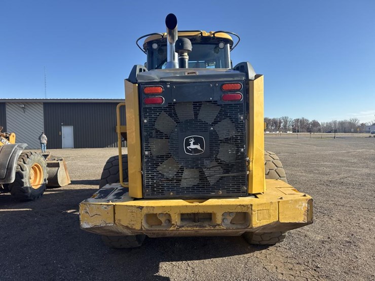 2016-deere-624k-image-6