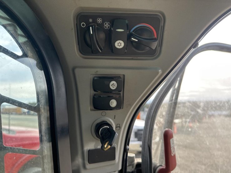 2018-caterpillar-289d-image-32