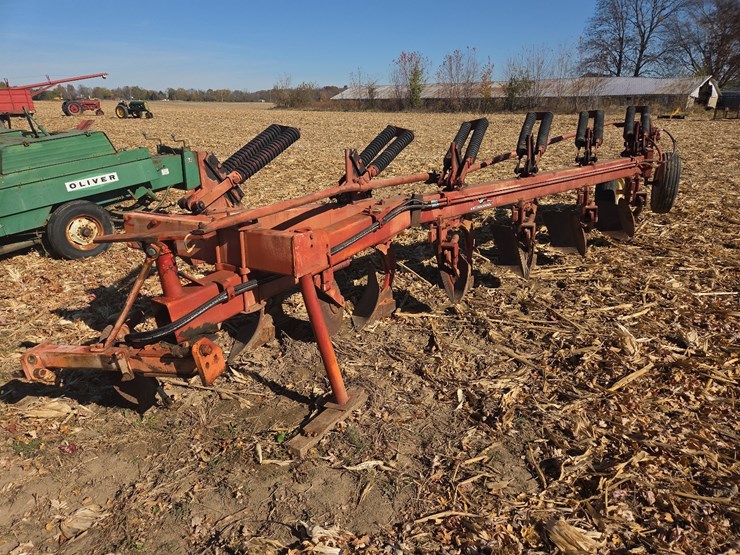 white-6-bottom-plow-image-1