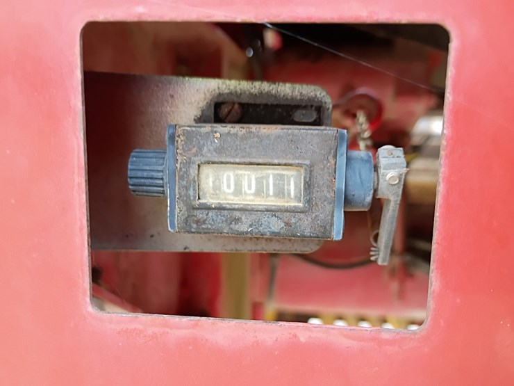 2014-new-holland-br7060-image-13