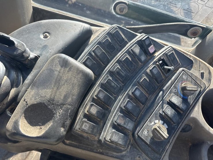 case-621f-xr-image-41