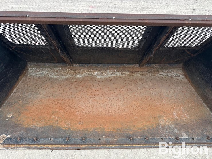 skid-steer-quick-attach-snow-bucket-image-10