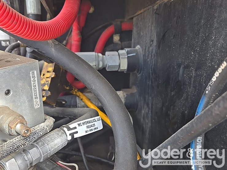 2015-jlg-600aj-image-110