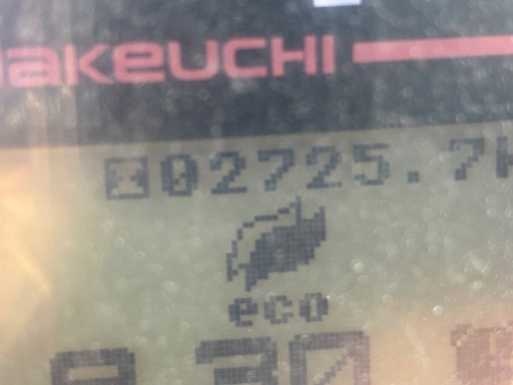 2021-takeuchi-tb260-image-9