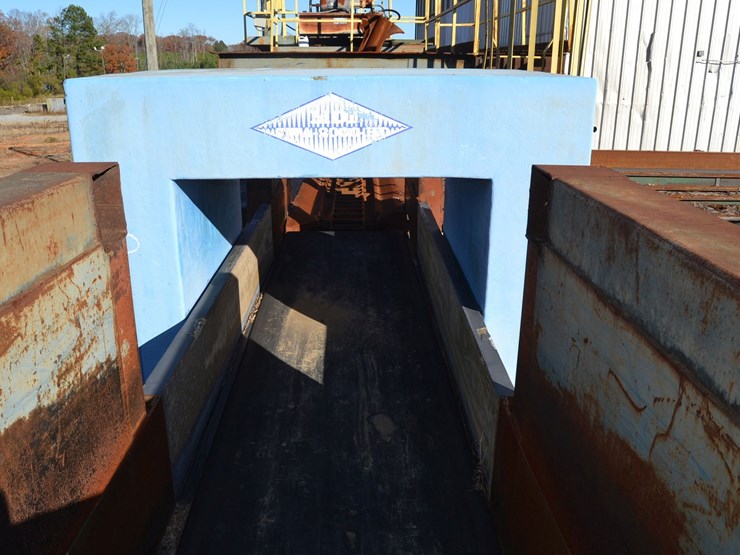 mdi-model-2000-whole-tree-metal-detector-w/-41"x44"-opening-w/-41"x17'-belt-feed-w/-fiberglass-section-w/-no-drive-drive-of-ladder-back-conveyor-w/-control-image-2