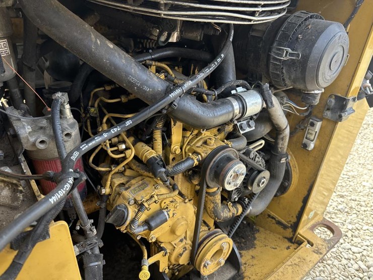 caterpillar-239d-image-28