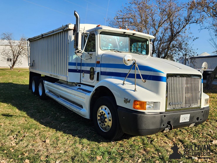 1994-international-9400-eagle-image-3