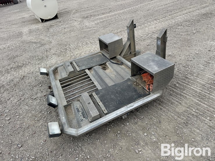 pro-tech-aluminum-headache/storage-rack-image-3