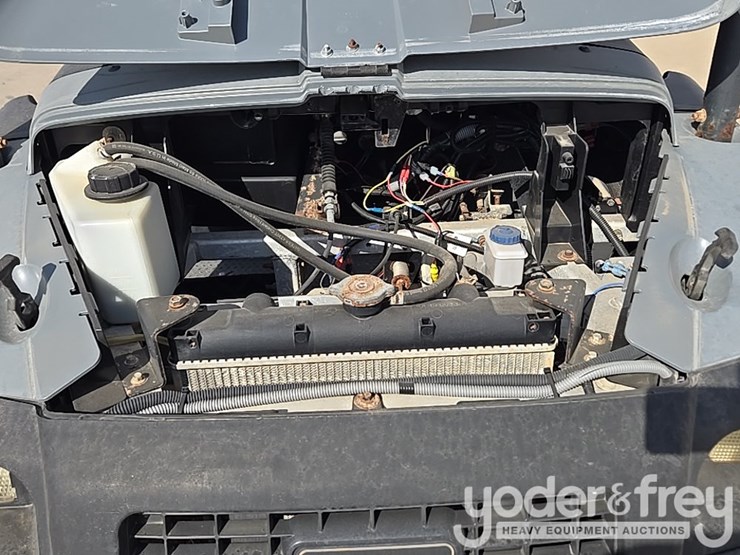 2019-club-car-carryall-1700-image-45