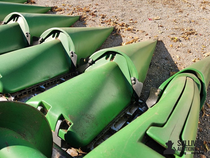 2012-john-deere-608c-image-14