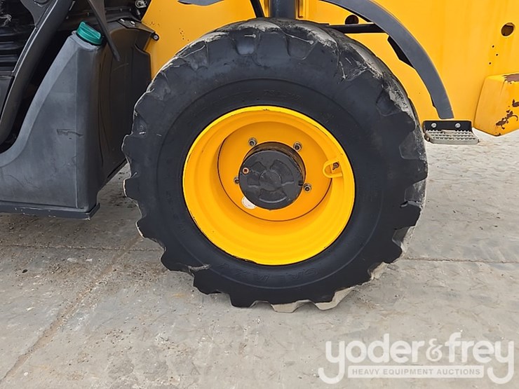 2017-jcb-510-56-image-21