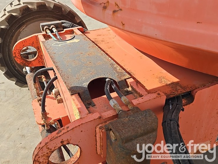 2015-jlg-600aj-image-51