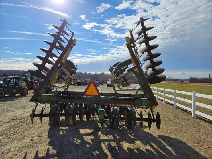 john-deere-230-image-4