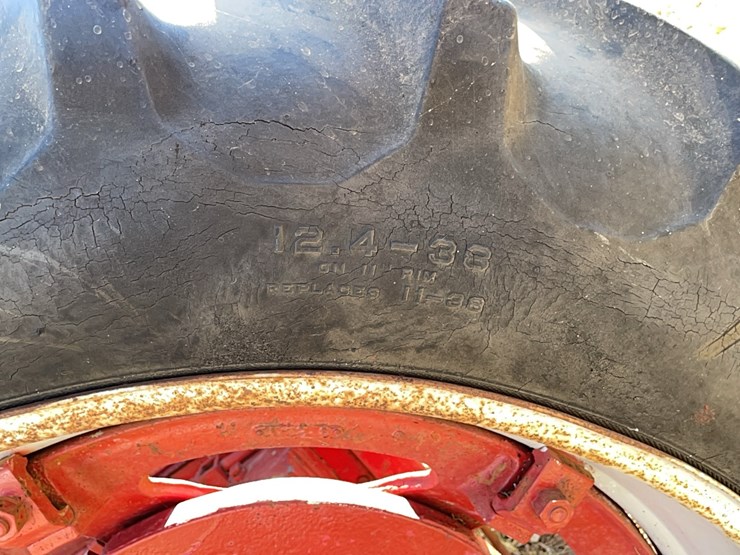 ih-farmall-h-tractor-image-26